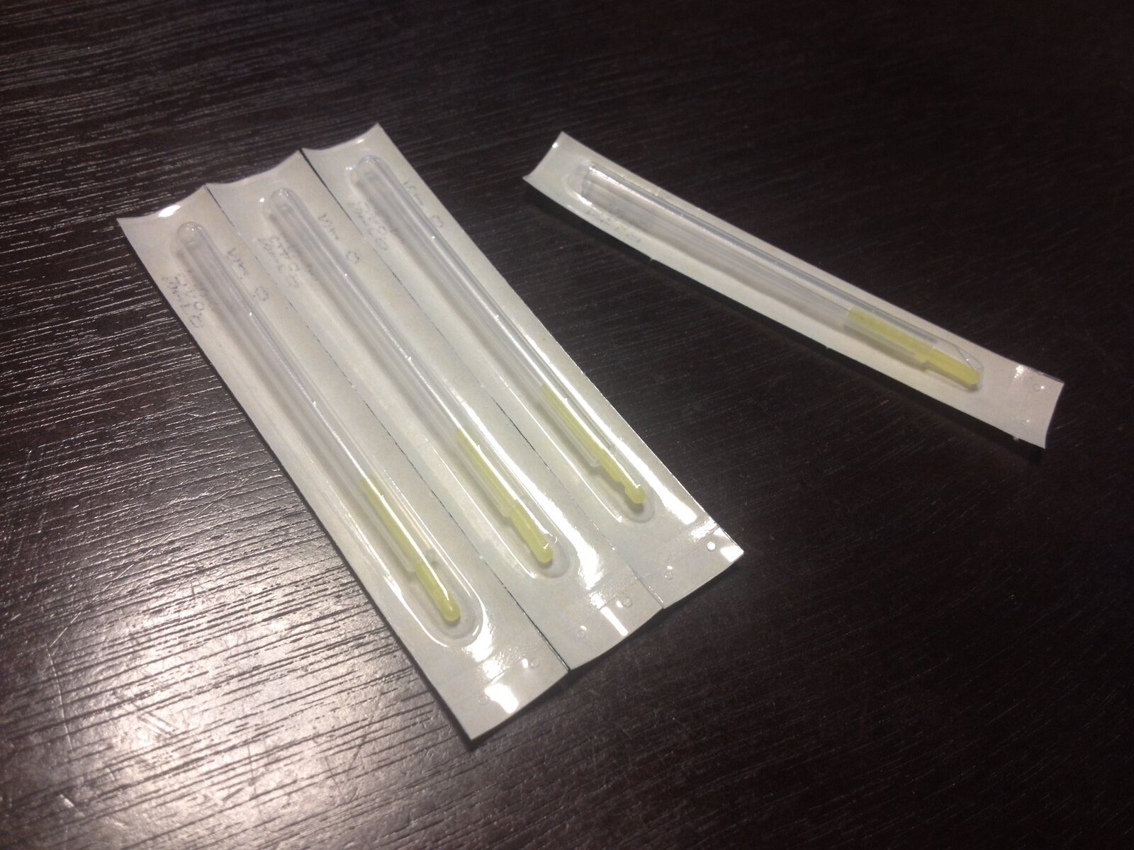 治療で使用する細い鍼